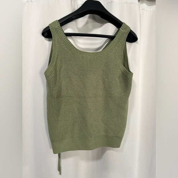 Size small oversized, sweater tank. - Picture 2 of 6